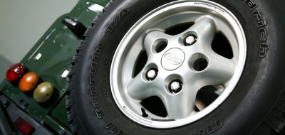 Land Rover Defender 1997 wheel