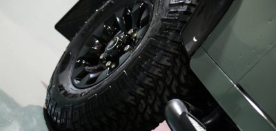 Land Rover Defender Black Series 2016 wheel closeup view