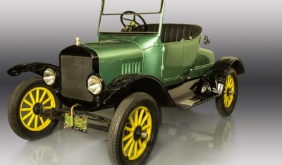 Ford Model T 1923 front right view