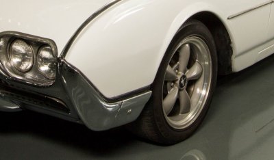 Ford Thunderbird 1962 front wheel closeup view